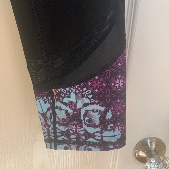 Gaiam Capri Legging Black and Purple Boho Print Mesh Size M - Picture 4 of 9